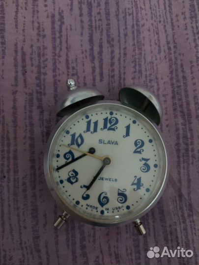 Часы будильник 