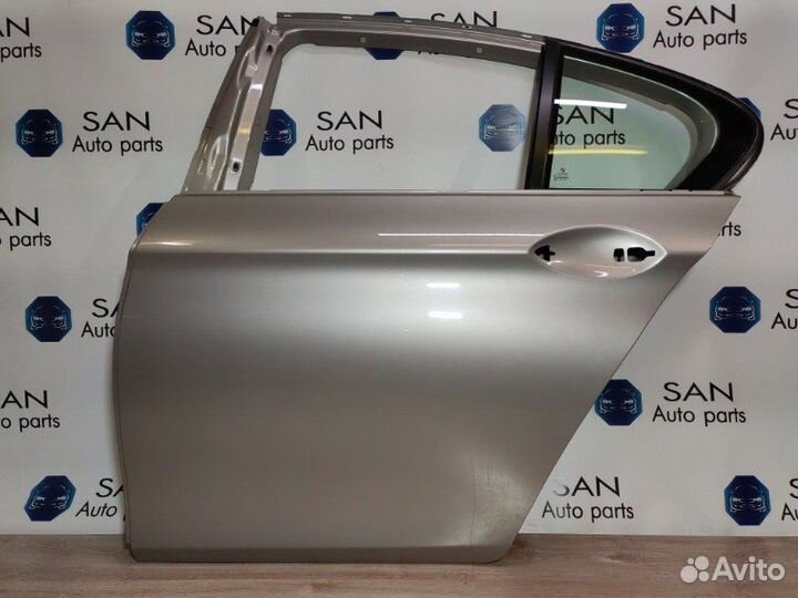 Дверь боковая задняя левая Bmw 5 F10 N63B44 2011