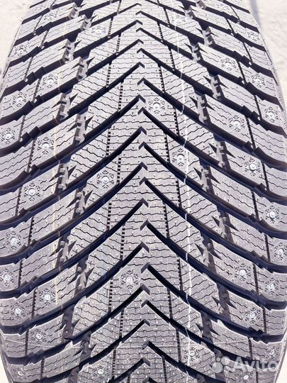 Grenlander Icedefensor Stud II 315/35 R20 85T