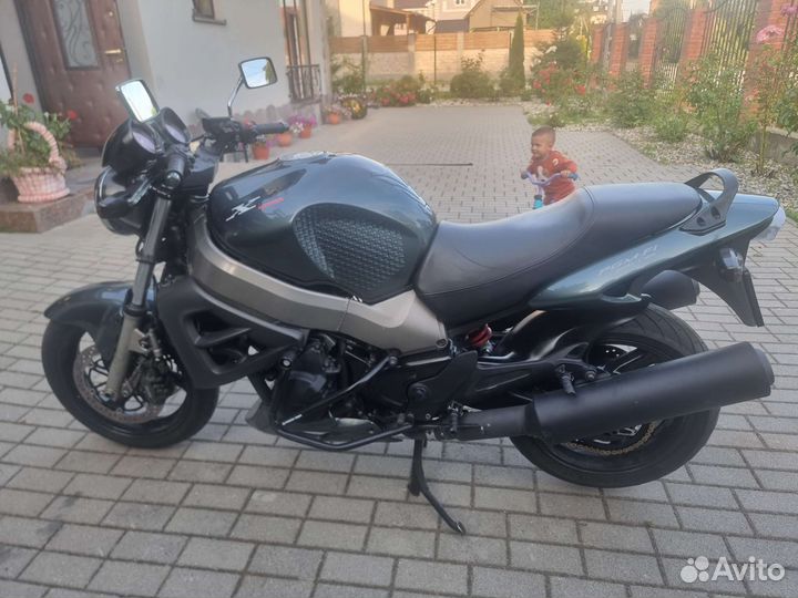 Honda X11 CB1100 super four