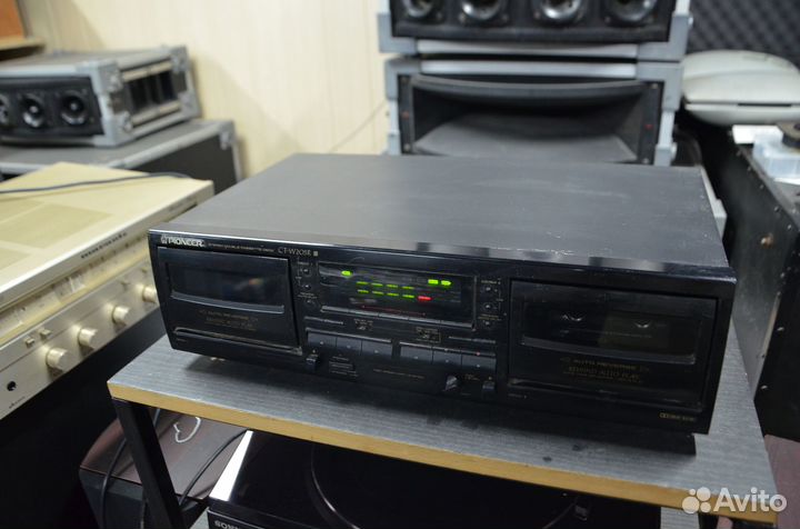 Кассетная дека Pioneer CT-W205R