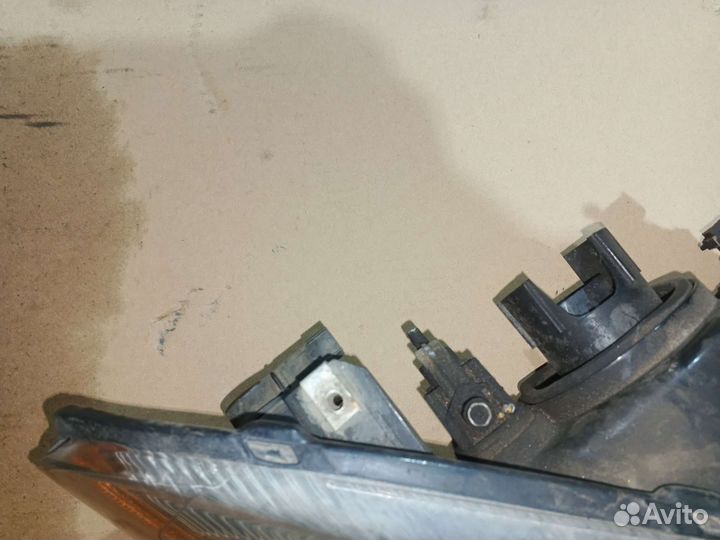 Фара правая Dodge Stratus 2002г