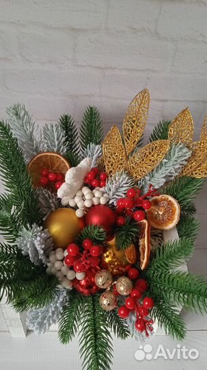 Новогодняя композиция в кашпо