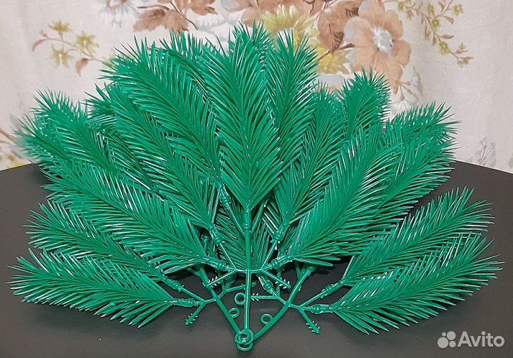 Елочки с новогодними игрушками