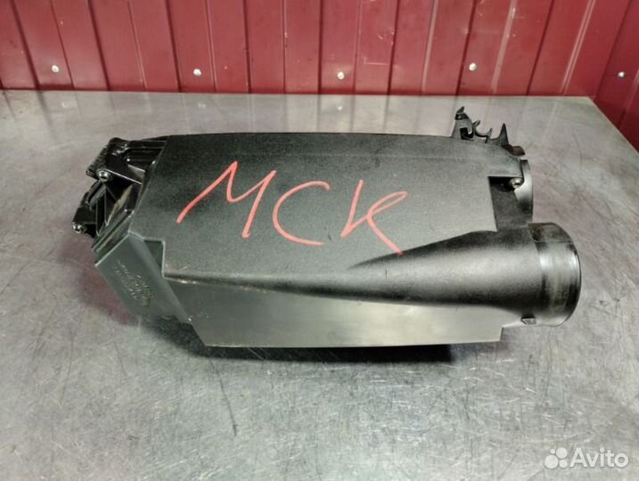 Корпус воздушного фильтра Mercedes C-Class W204