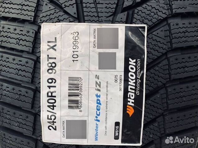 Hankook Winter I'Cept iZ 2 W616 245/40 R19