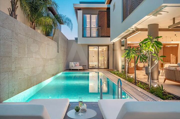 Дом 250 м² на участке 9,5 сот.