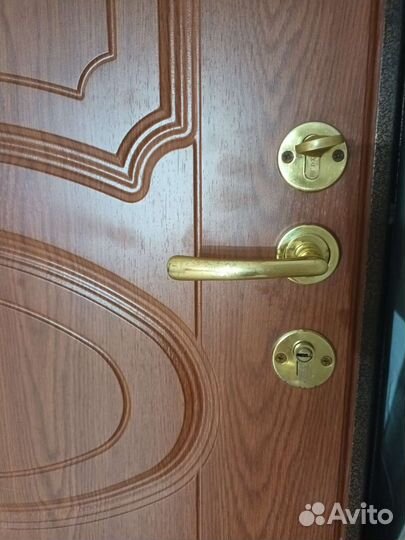 Дверь входная б/у
