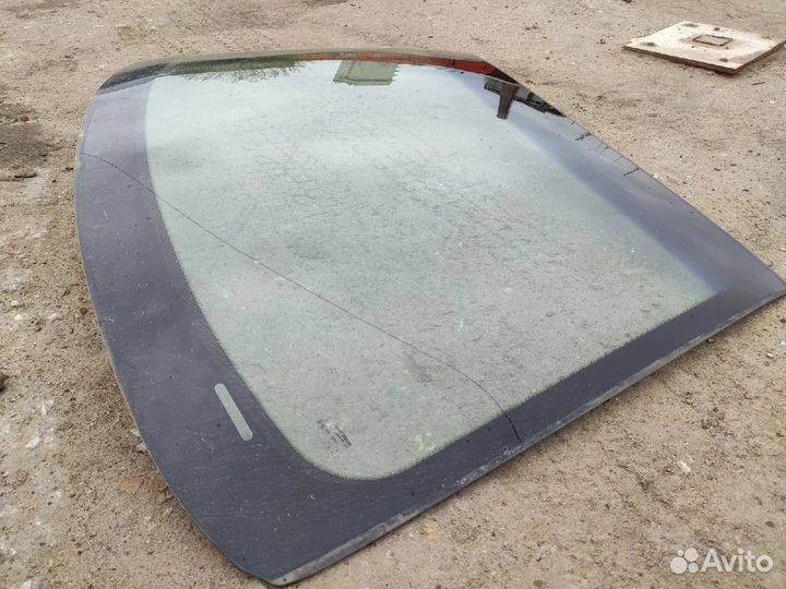 Стекло лобовое Peugeot 406