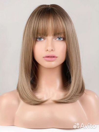 Парик русый каре до плеч. Новый, реалистичный