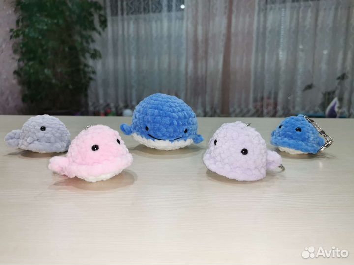 Вязаные брелочки ручной работы