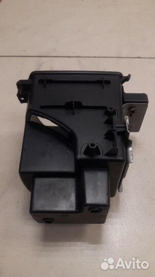 Ниша подлокотника Hyundai Solaris