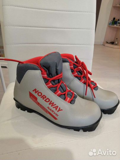 Лыжные ботинки р 34