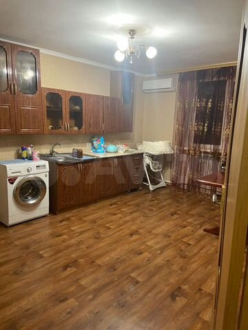 4-к. квартира, 140 м², 1/1 эт.