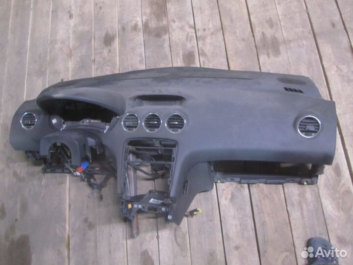 Торпедо для Peugeot 308 I 2007-2015 с подушкой