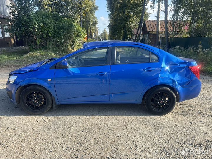 Chevrolet Aveo 1.6 МТ, 2012, битый, 204 000 км