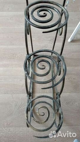 Подставка для цветов металлическая