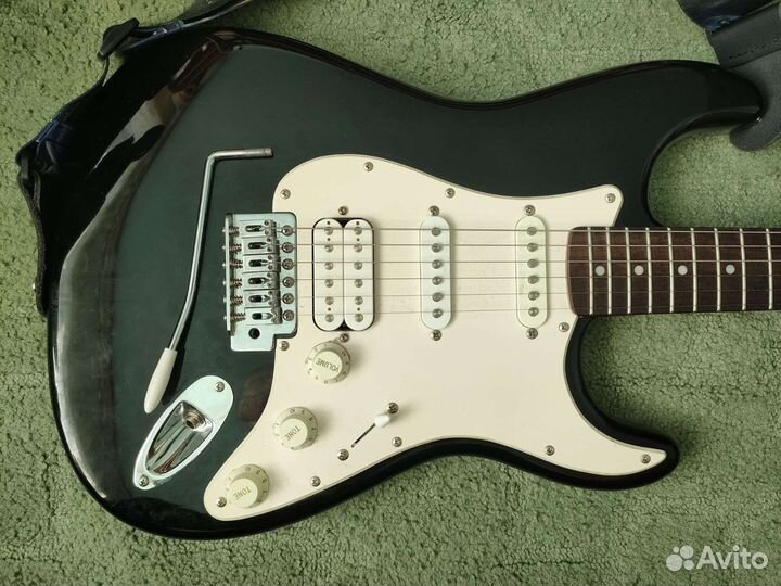 Fender squier bullet Stratocaster HSS HT Black
