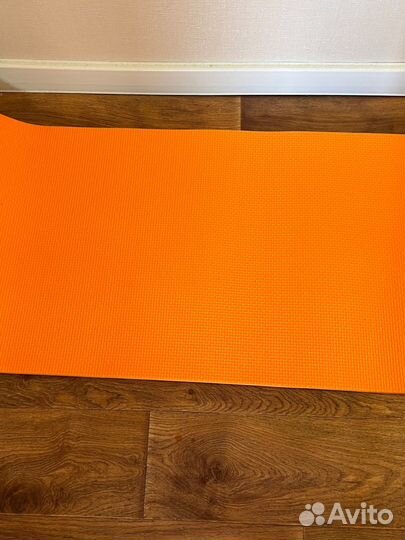 Коврик для фитнеса. Скакалка