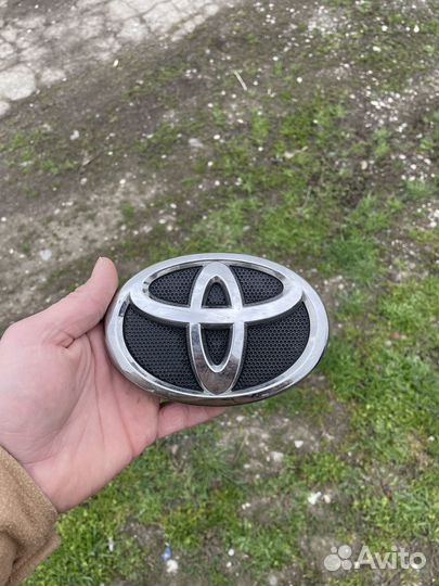 Значек corolla