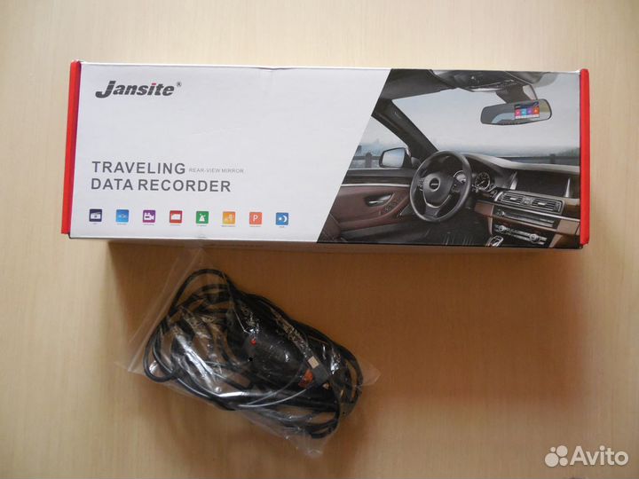 Зеркало-регистратор