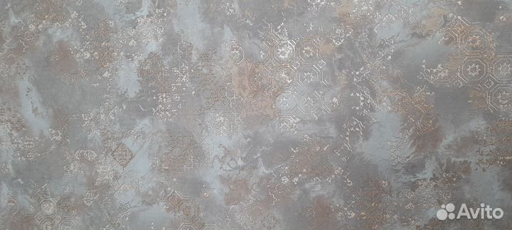 Обои новые и плинтуса