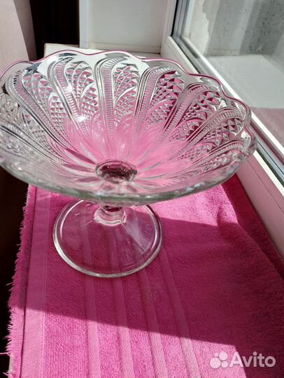 Ваза конфетница фруктовница на ножке