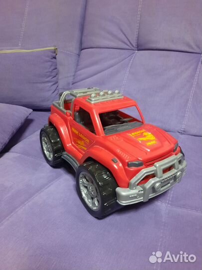 Игрушка джип