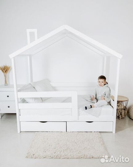 Детская кровать из массива