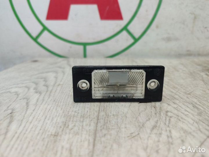 Подсветка номера задняя Volkswagen Tiguan 2.0 2010