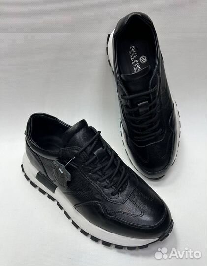 Мужские кроссовки