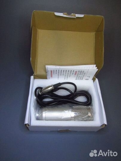 Микрофоны BM800, Shure SM58, AKG D550, AKG C2000B