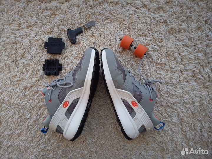 Кроссовки на роликах heelys
