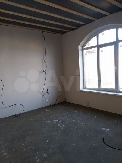 Дом 170 м² на участке 5 сот.