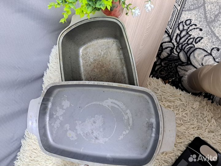 Чугунная кастрюля