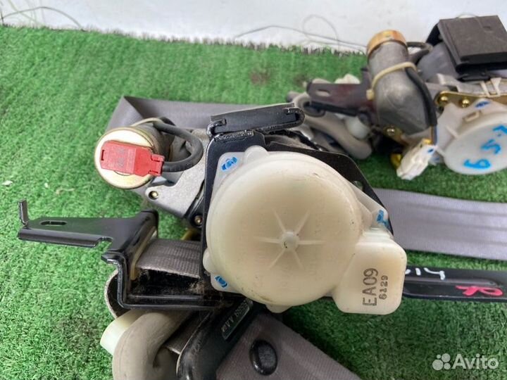 Ремень безопасности передний Nissan Bluebird ENU14