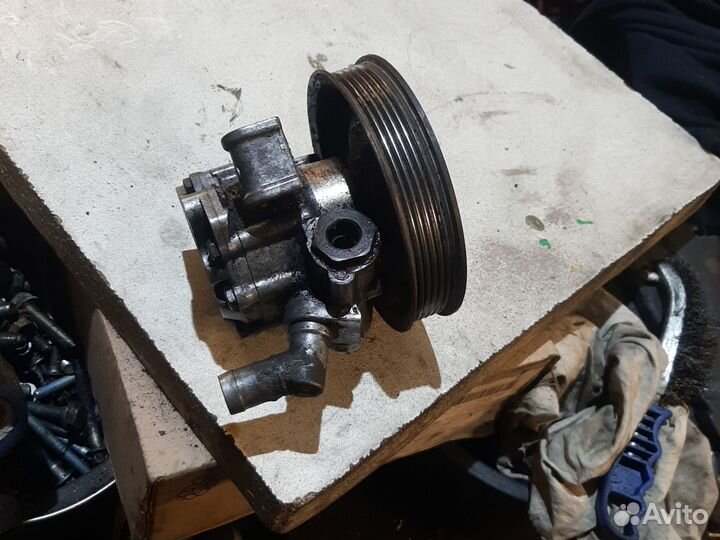 Насос гур Мерседес Вито W638 2.2 OM611