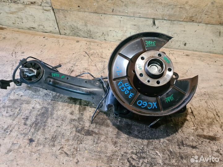 Цапфа задняя левая кулак ступица Volvo XC60