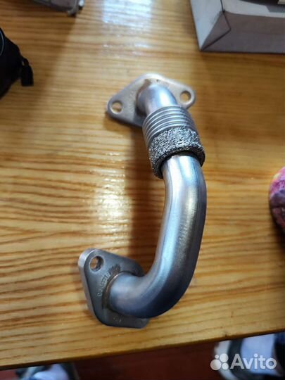 Патрубок рециркуляции отработанных газов