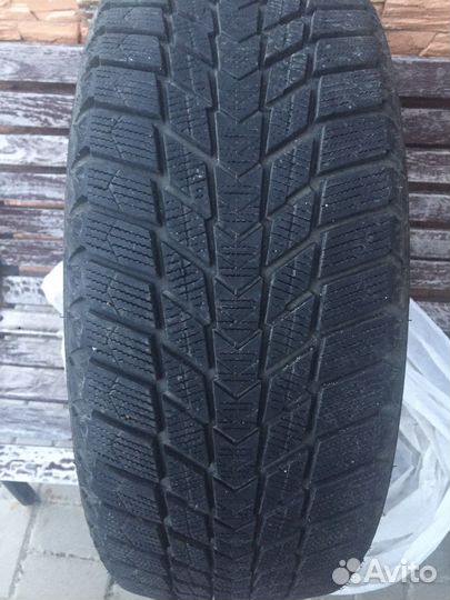 Nexen Winguard Ice Plus 215/55 R17 45T