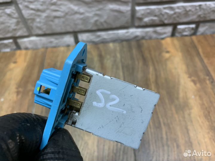 Hyundai Solaris 2 Резистор отопителя