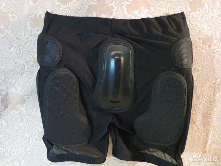 Защитные шорты для сноуборда