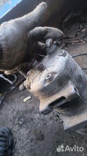 Компрессор кондиционера Audi 100C4 4A0260805C