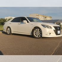 Toyota Crown 2.5 CVT, 2015, 195 000 км, с пробегом, цена 2 000 000 руб.