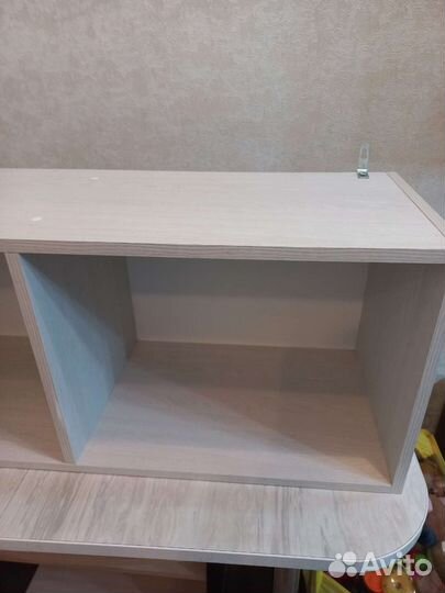 Полка настенная белая