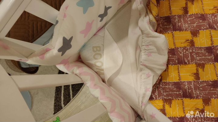 Детская кроватка с универсальным маятником