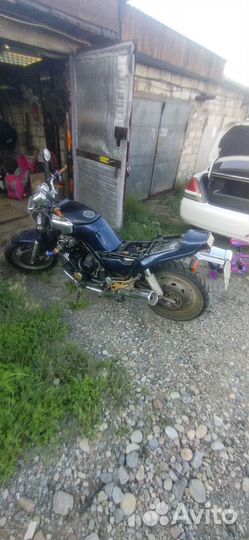 Yamaha FZX750