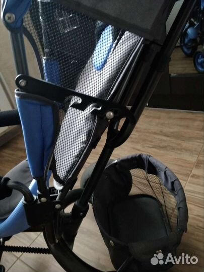 Трехколесный велосипед с родительской ручкой