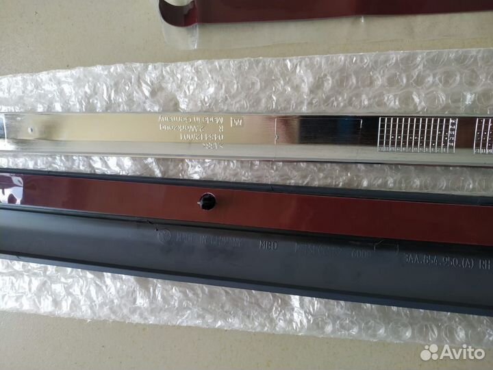 Молдинг задней правой двери Volkswagen Passat B7