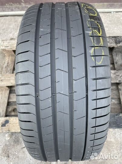Pirelli P Zero 275/40 R19
